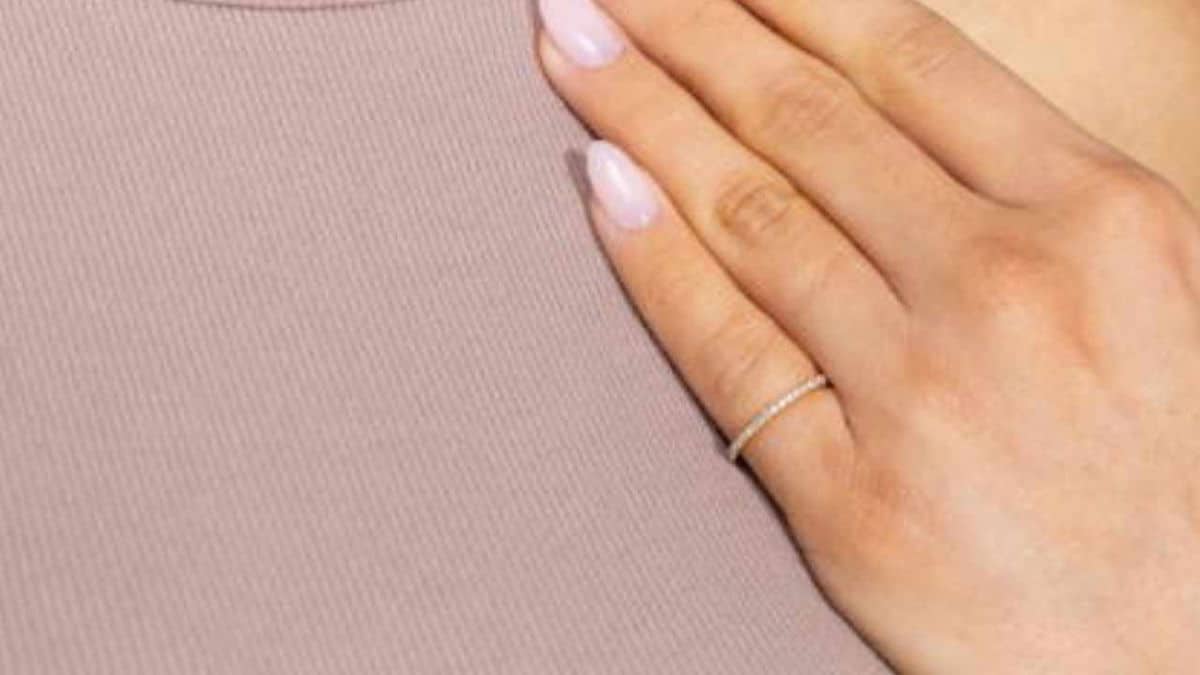 Bague d’auriculaire style moderne