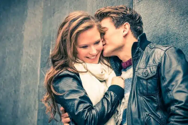 Baiser sur la joue