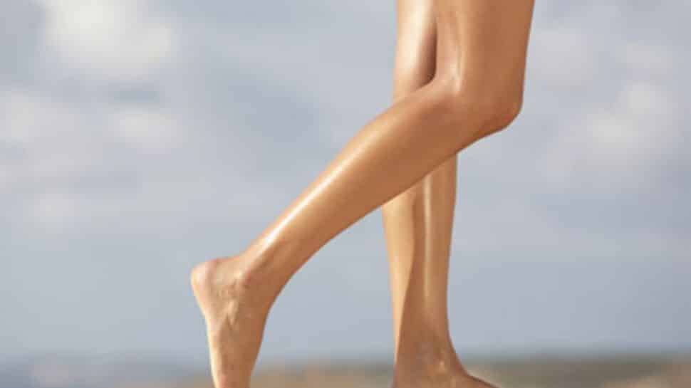 Femme active avec des jambes toniques