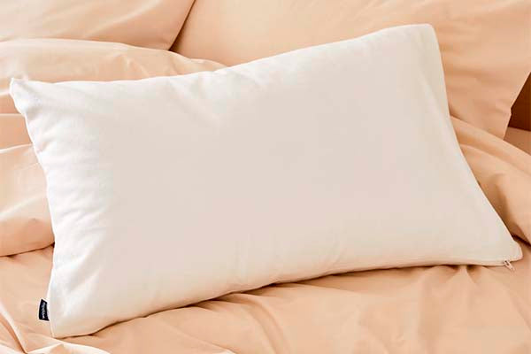 Détail d'une taie d'oreiller propre