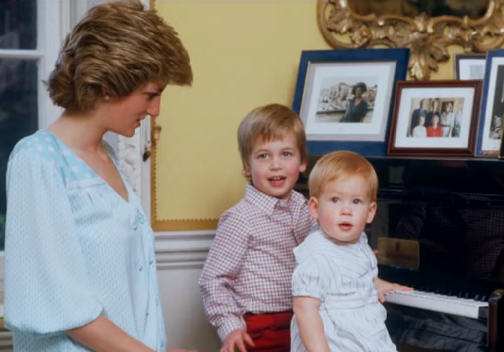 Diana avec William et Harry dans un moment complice