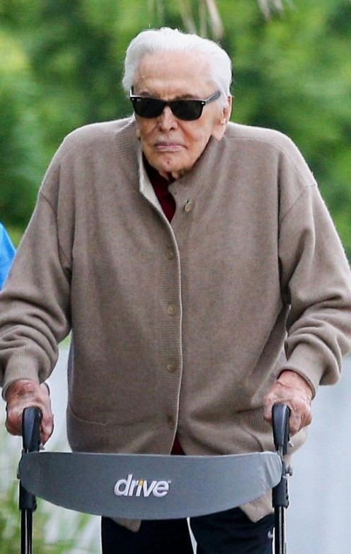 Kirk Douglas dans sa maturité, souriant
