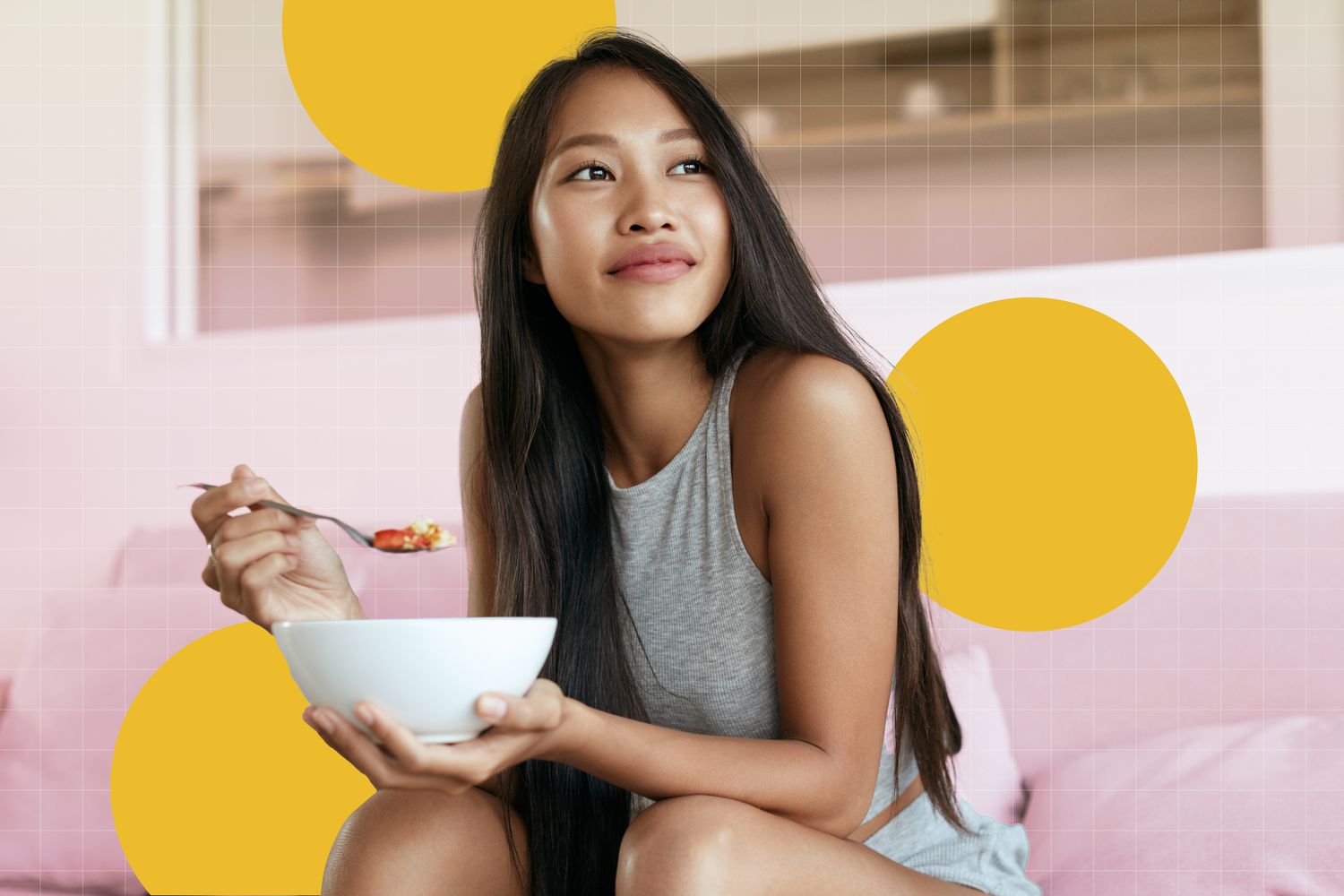 Petit-déjeuner équilibré avec œuf dur et pain complet