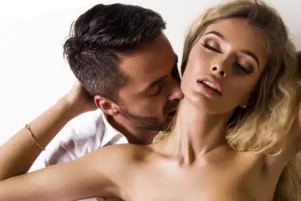 Baiser dans le cou