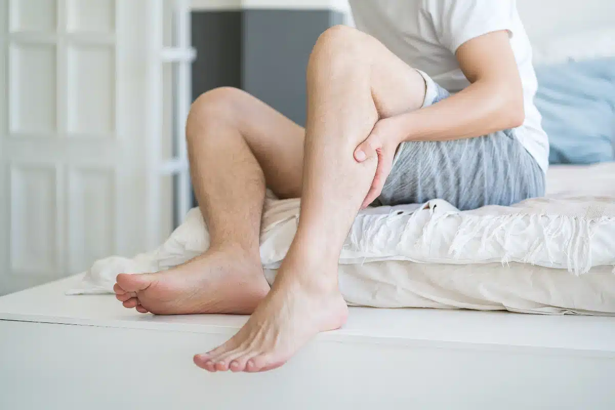 Massage des mollets contre les crampes