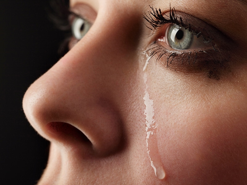 Personne émue aux larmes